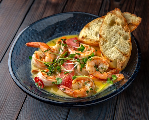 Tiger prawns in garlic sauce