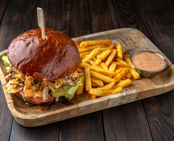 Burger with pulled turkey meat and crispy onions