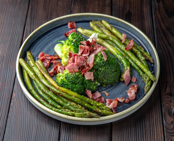 Asparagus with broccoli
